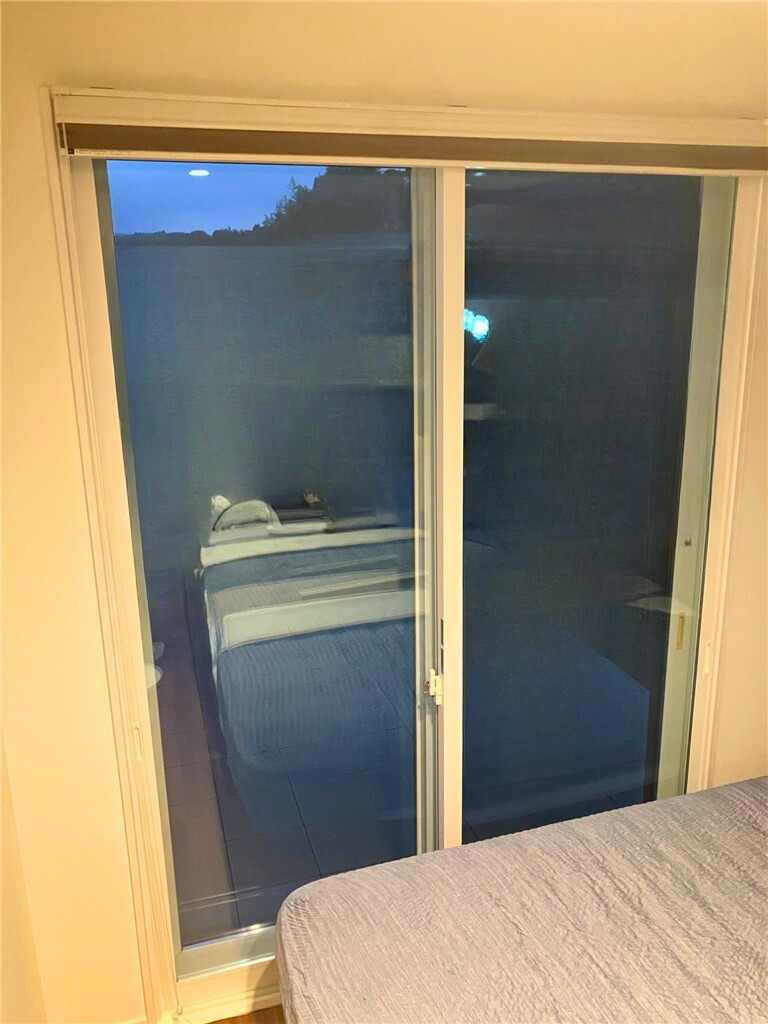 施工後　寝室掃き出し