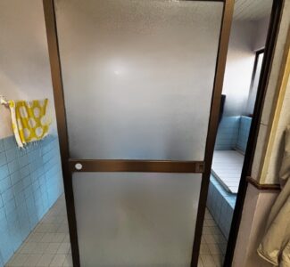 浴室引戸　施工前