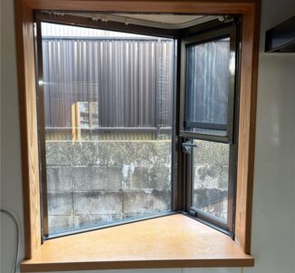 三角窓　施工前