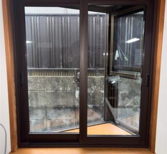 三角窓　施工後