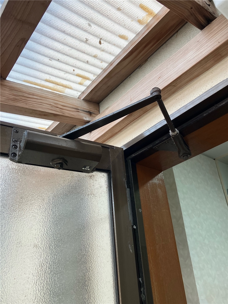 ドアクローザー　施工前