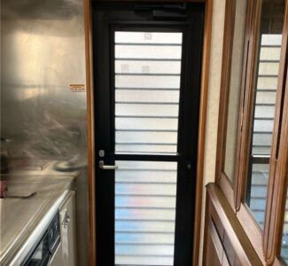 編集済み　勝手口施工前