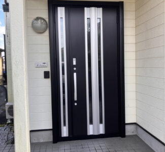 玄関ドアリフォーム　施工後