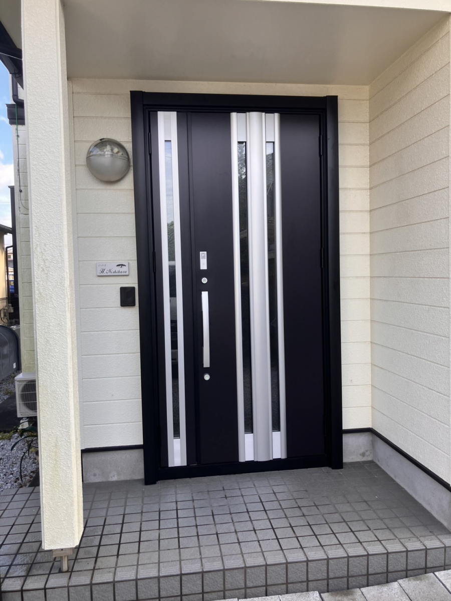 玄関ドアリフォーム 施工後