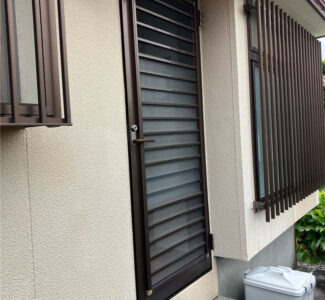 勝手口リフォーム　施工前