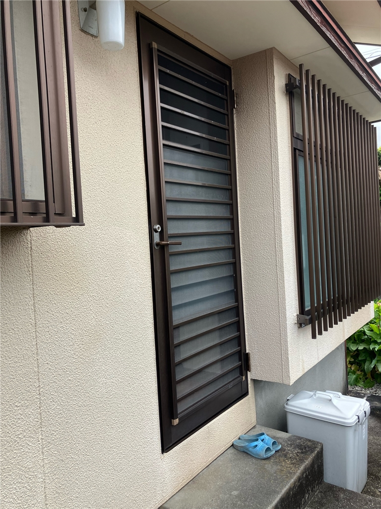 勝手口リフォーム　施工前