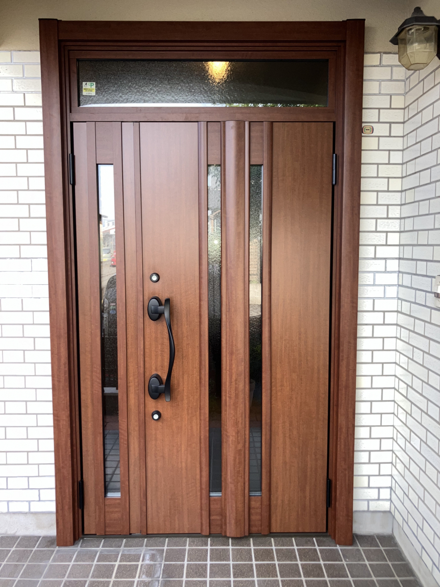 玄関ドアリフォーム 施工後